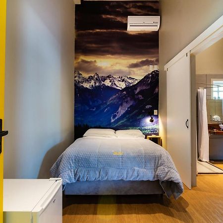 Hello Hostel Грамаду Экстерьер фото