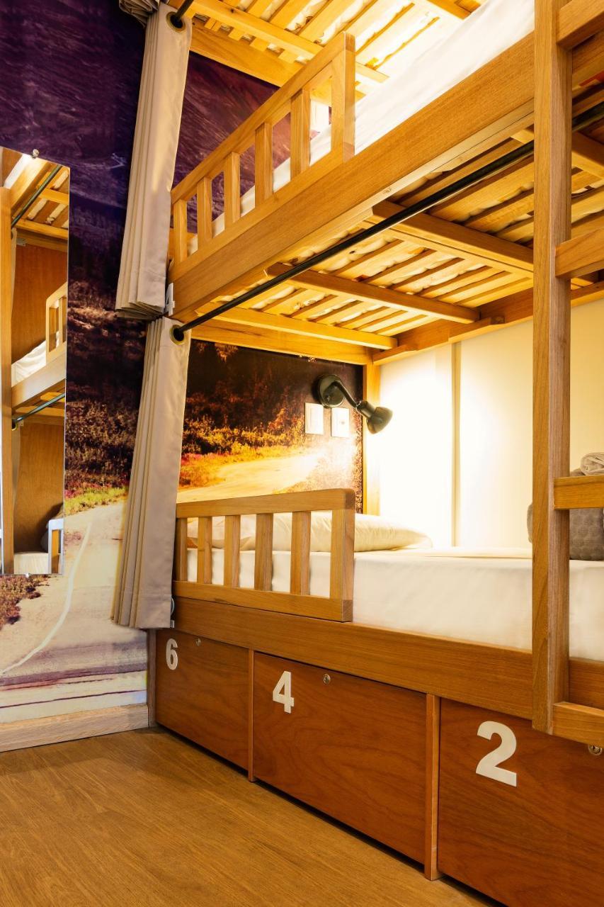 Hello Hostel Грамаду Экстерьер фото